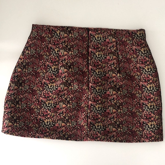 ZARA WOMAN Brocade-style mini skirt - Picture 3 of 3